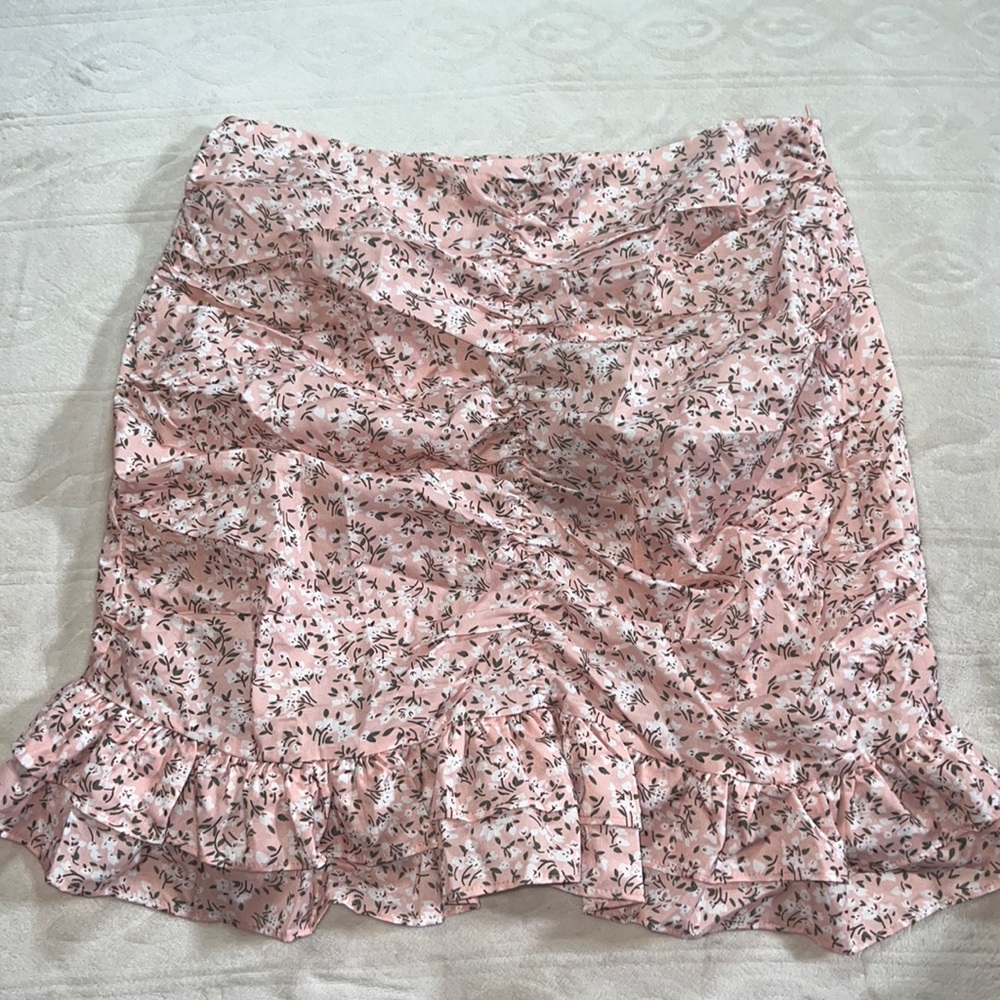 NWT prettylittlething skirt‎